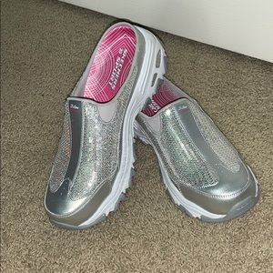 BRAND NEW SKETCHERS W/ BOX